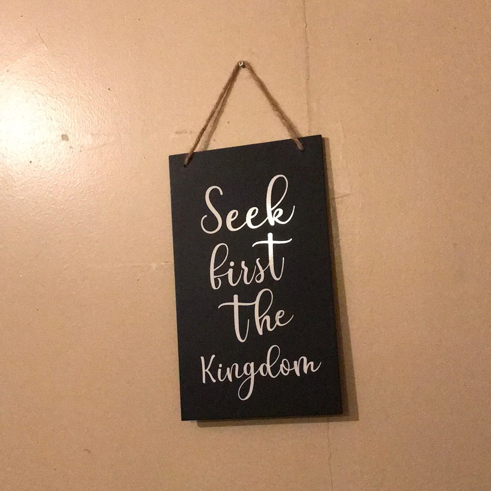 Inspirational wall hanging message